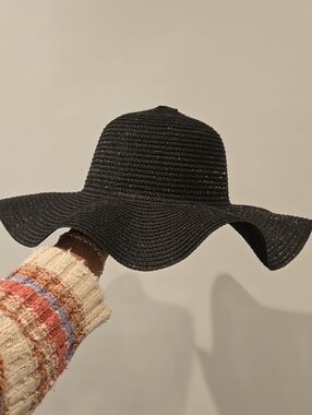Women’s Black Wide-Brim Sun Hat